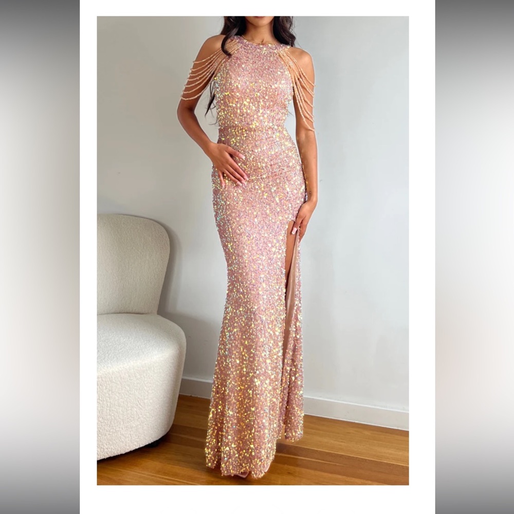 Stunner Boutique beaded/sequin bodycon…never worn with tags! Size M, runs small